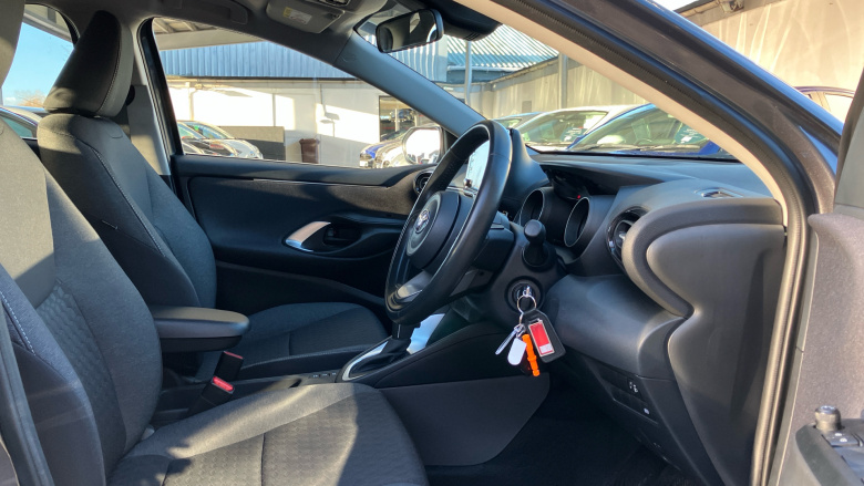 Toyota Yaris 1.5 Hybrid Design 5dr CVT Hybrid Hatchback